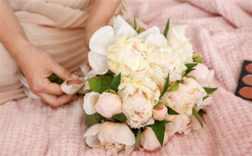 八月份买车黄道吉日_八月份买车黄道吉日2025年