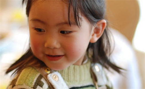 《王姓女宝宝名字分析：五行解析与成熟稳重个性的完美结合》