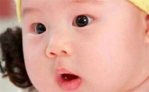 何姓男宝宝起名必看：2026年04月11日生辰八字喜用神与取名建议